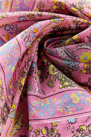 Çiçek Desenli Pembe Bandana - Stil Sahibi Kadın Bandana Fular