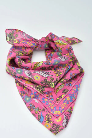 Çiçek Desenli Pembe Bandana - Stil Sahibi Kadın Bandana Fular