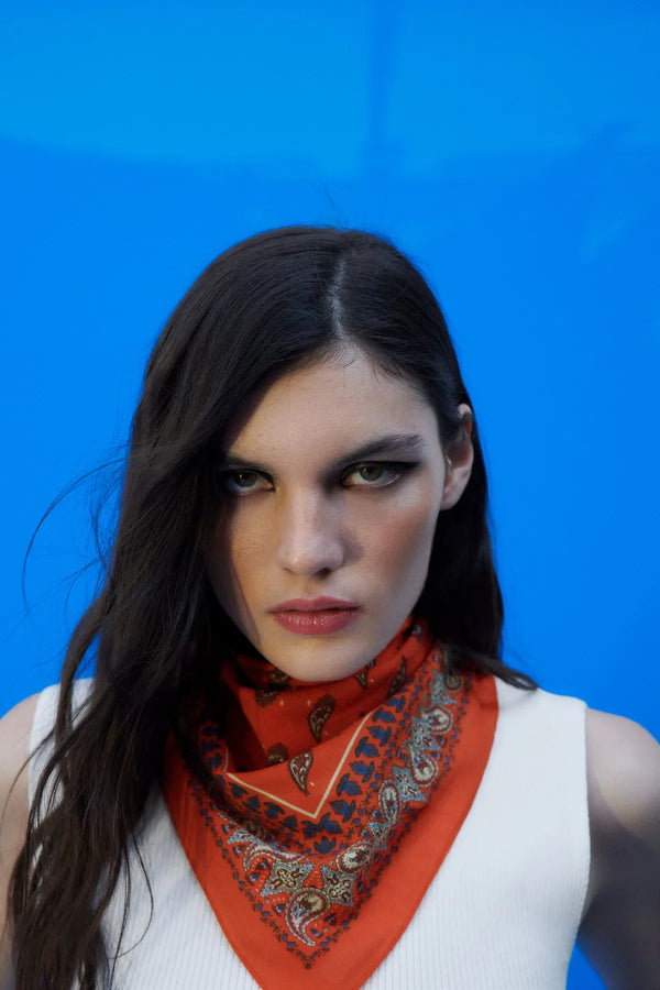 Etnik Desenli Kırmızı Bandana - Stil Sahibi Kadın Bandana Fular